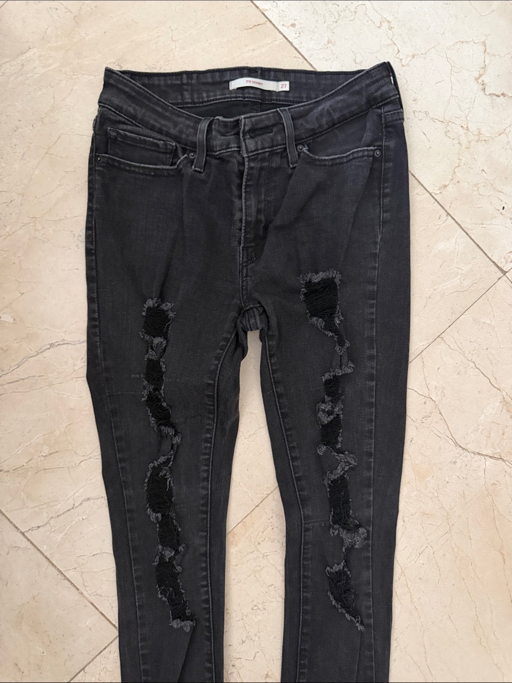 LEVI’S Women's Black Stretch  Distressed Skinny Jeans